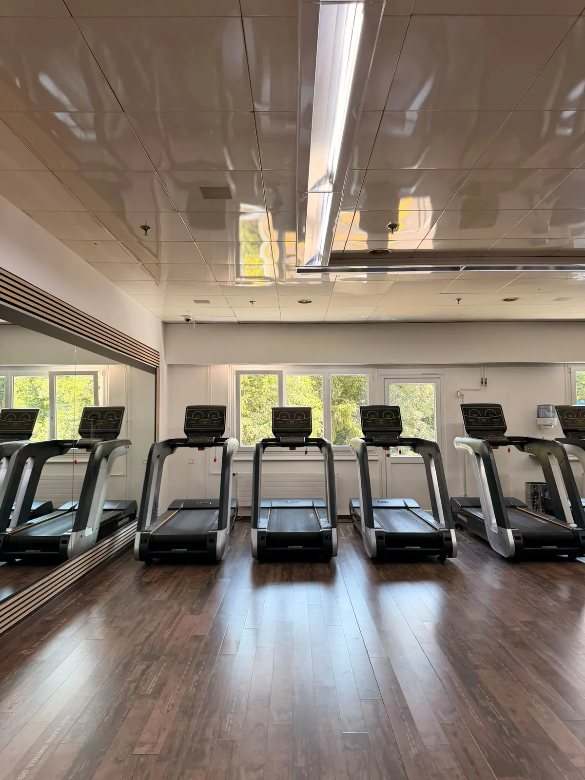 Vue générale du club Fit2010 de Fribourg